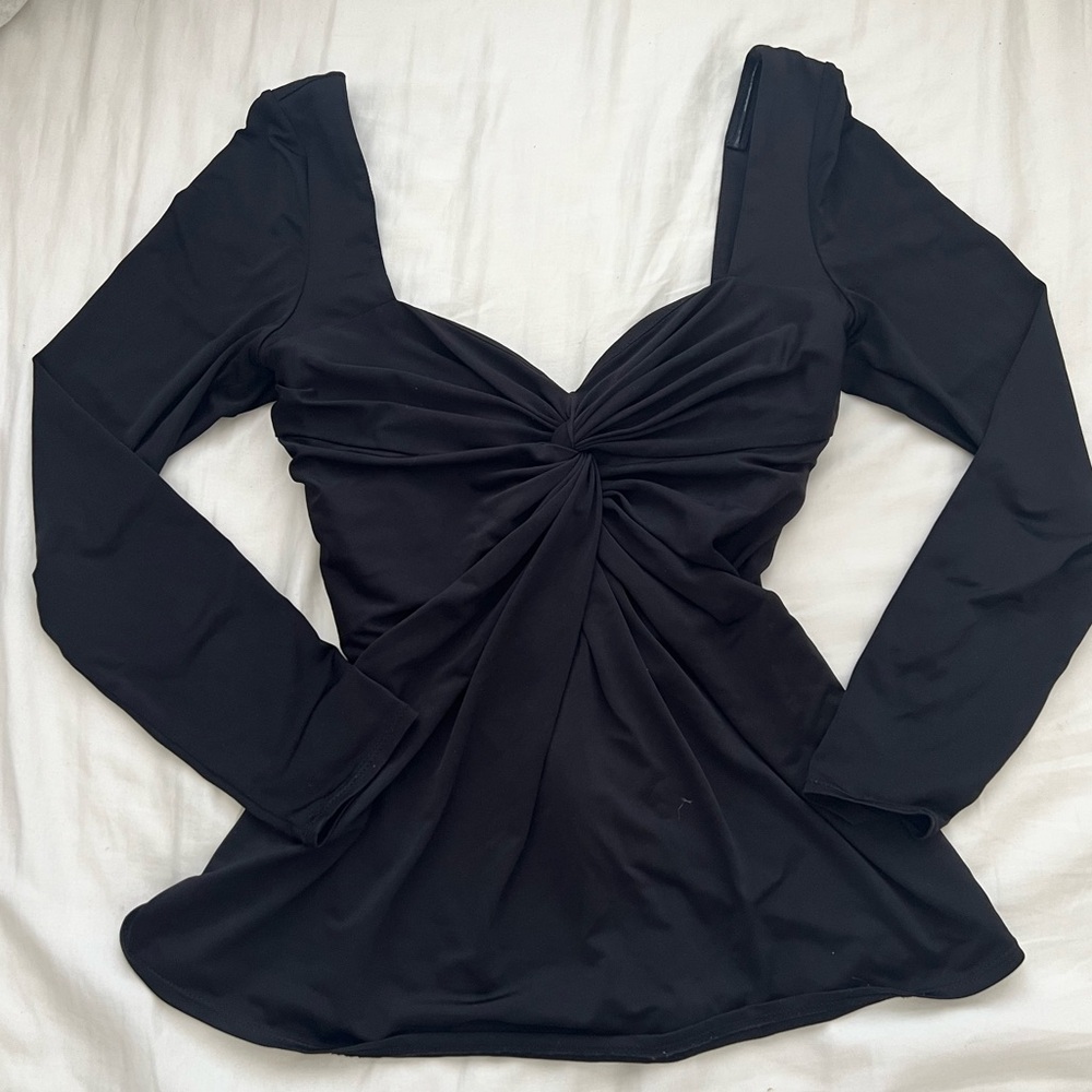Cinq a Sept rare sweetheart ruched black blouse in XS.
